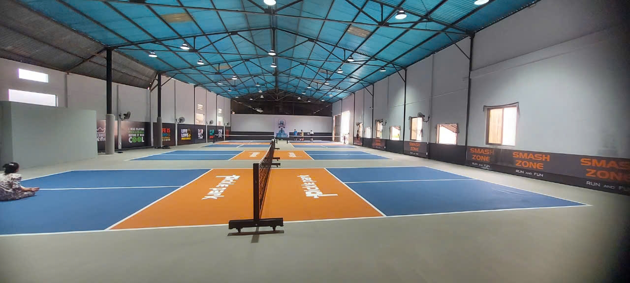 MÁI CHE PADEL